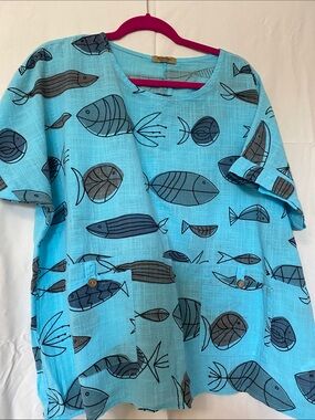 Light Blue Fish-Print Pet-Friendly Top with Front Pockets